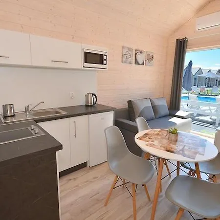 Holiday Home Near Bukowo Lake And Beach Semesterbostad Dąbki
